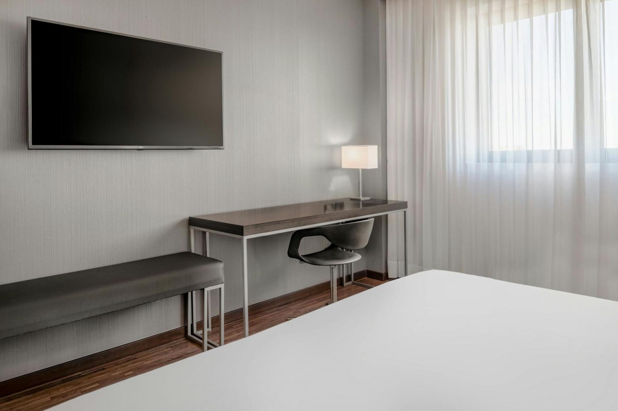 Ac Hotel By Marriott Пиза Екстериор снимка